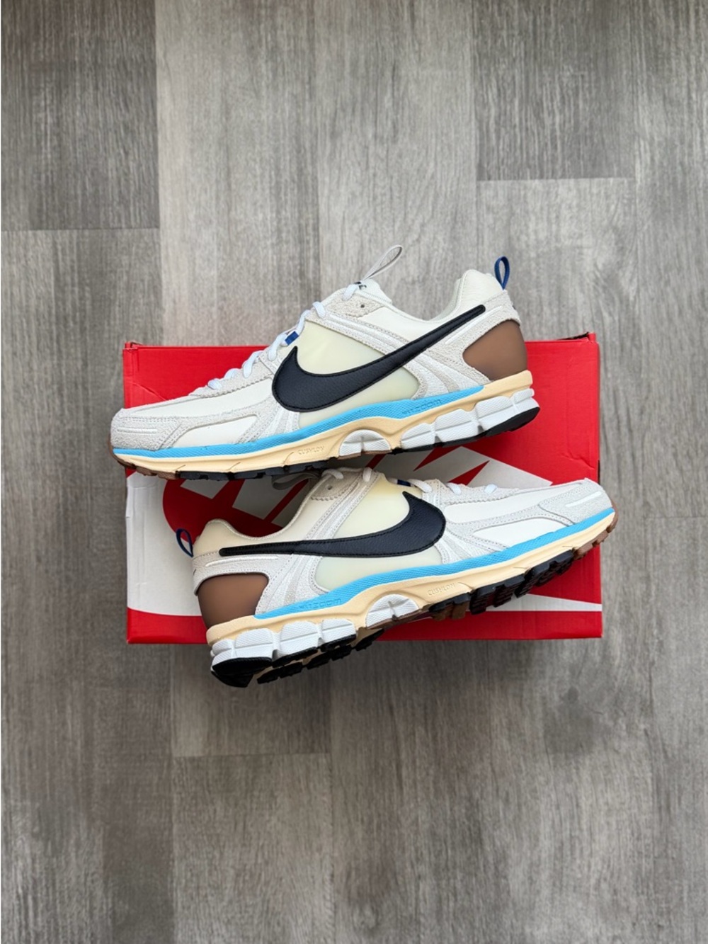 Nike Women’s/Men’s Zoom Vomero Japan